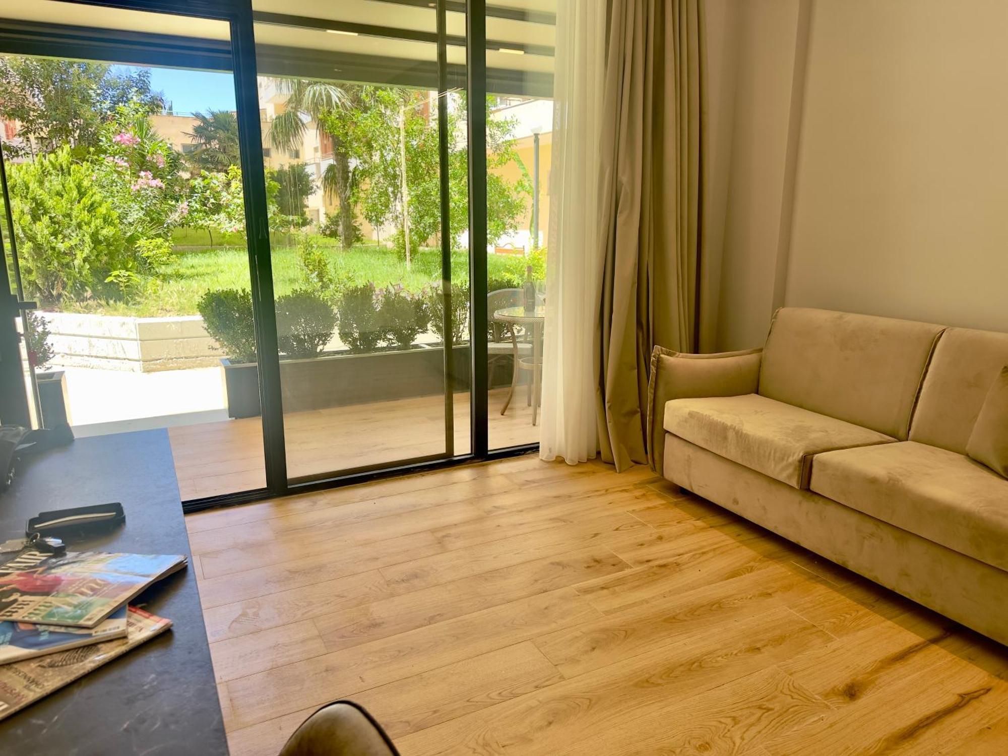 Elmar Comfort Vlorë Екстериор снимка